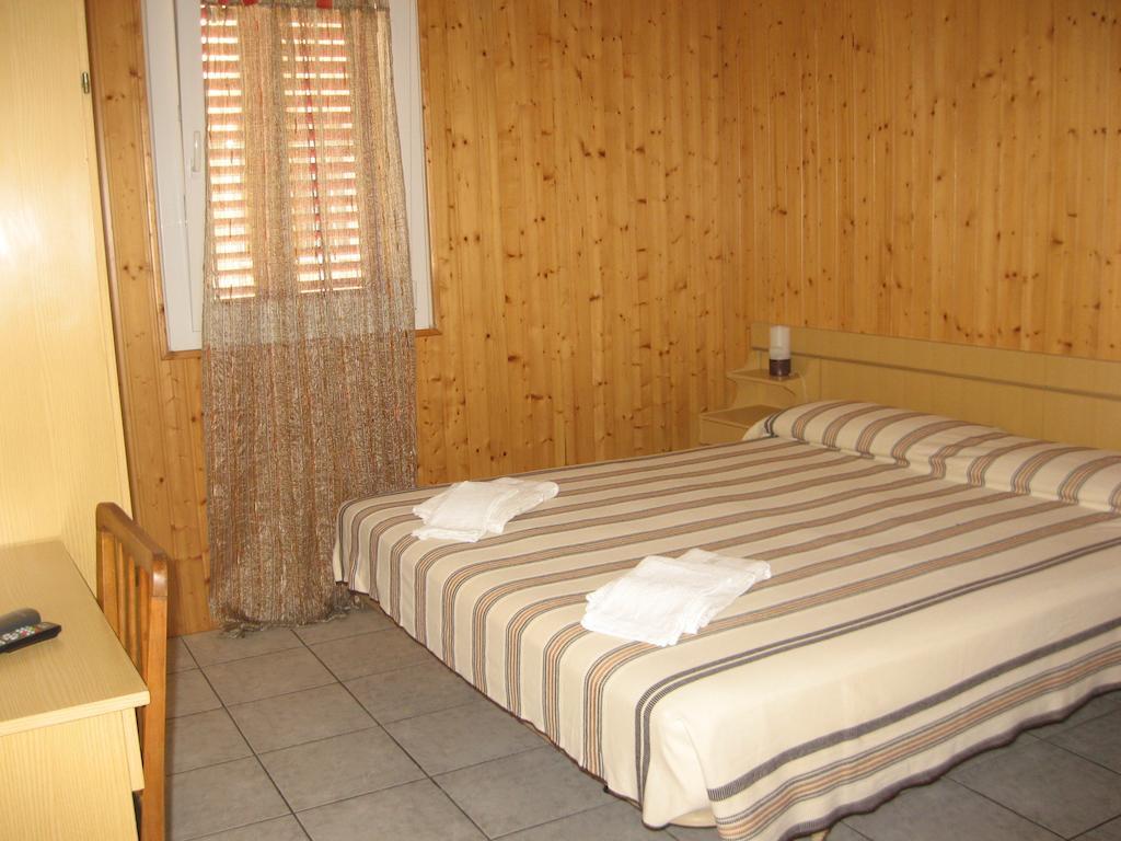 Hotel Eleonora ริมินี ห้อง รูปภาพ