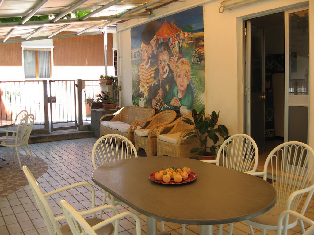Hotel Eleonora ริมินี ภายนอก รูปภาพ
