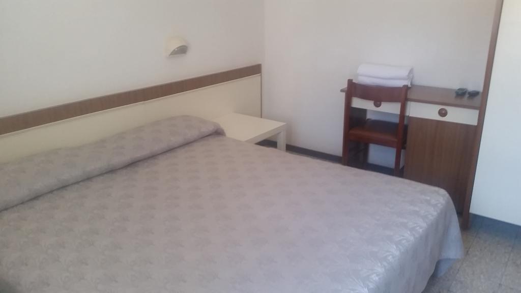 Hotel Eleonora ริมินี ภายนอก รูปภาพ